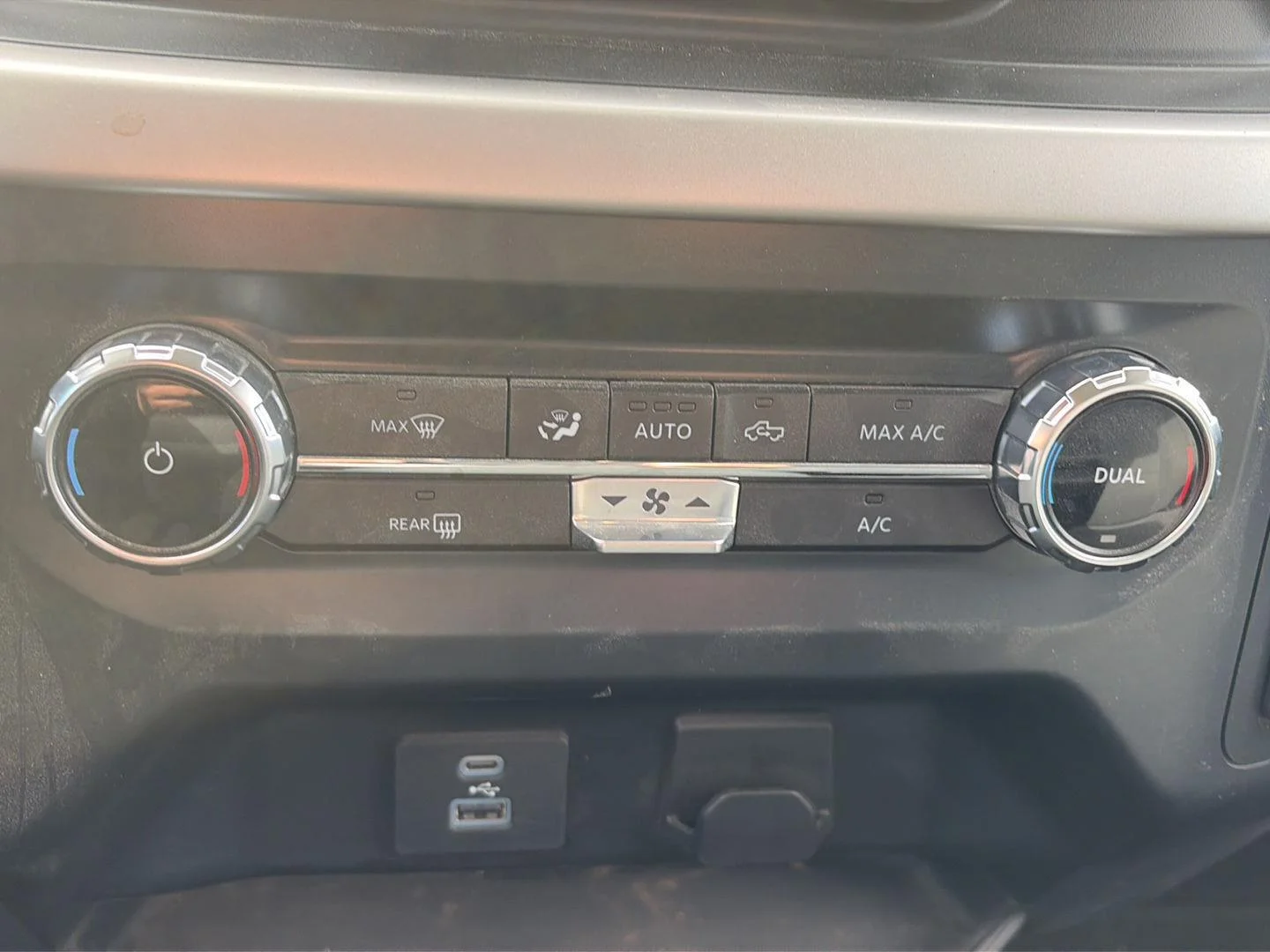 Used 2022 White Ford XL image 19