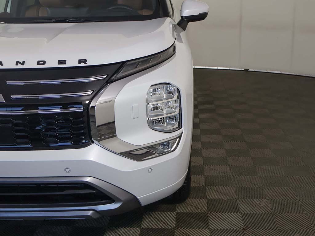 New 2026 White Mitsubishi SEL image 20