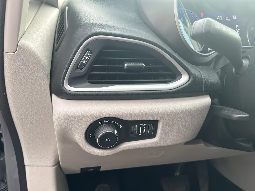 Used 2020 White Chrysler Touring L Plus image 28