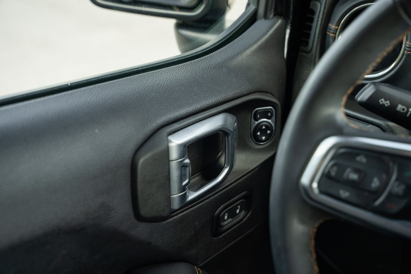 Used 2023 Black Jeep Overland image 30