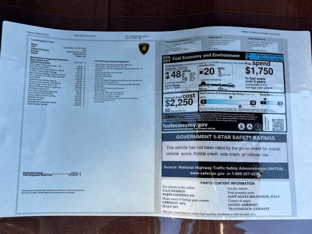 Used 2025 Black Lamborghini SE image 36