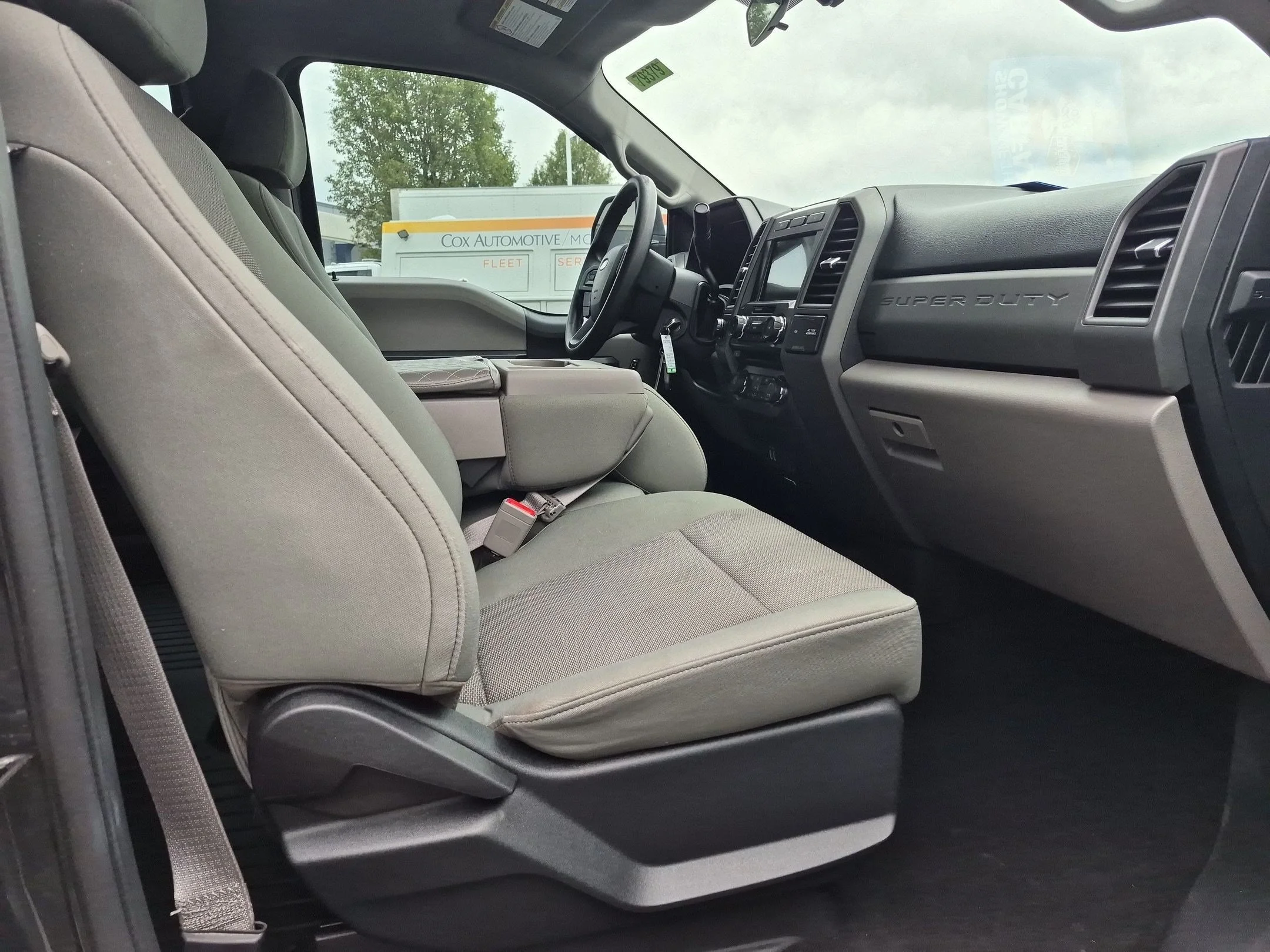 Used 2018 Magnetic Ford XL image 25