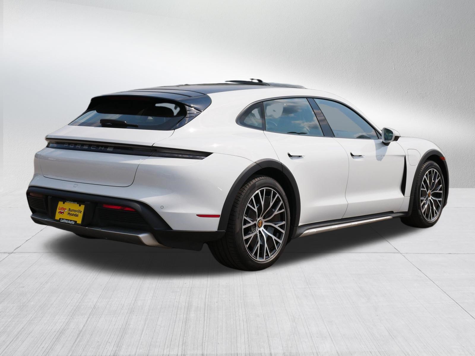 Used 2022 Carrar White Me Porsche 4 image 7