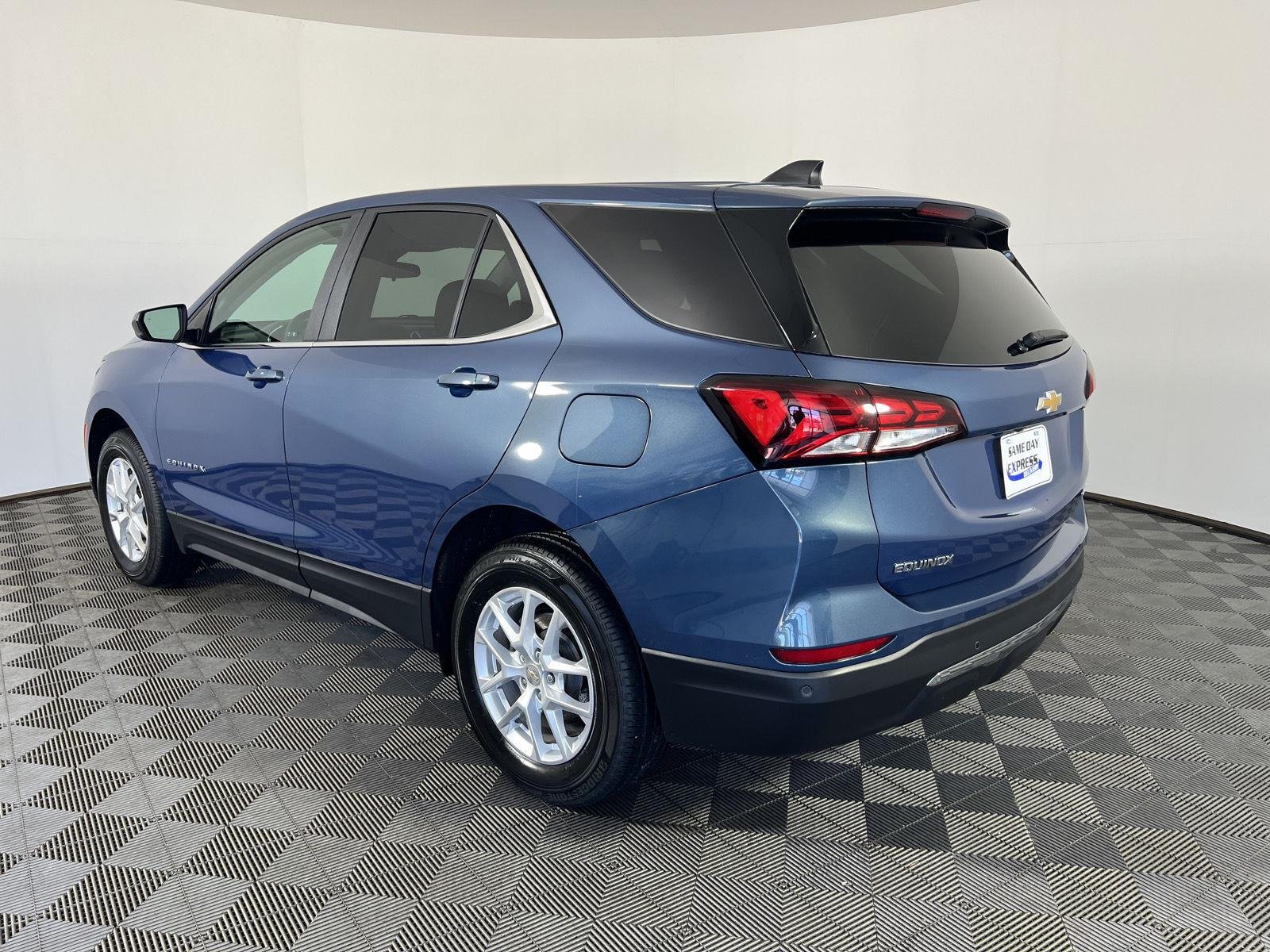 Used 2024 Lakeshore Blue Metallic Chevrolet LT image 26