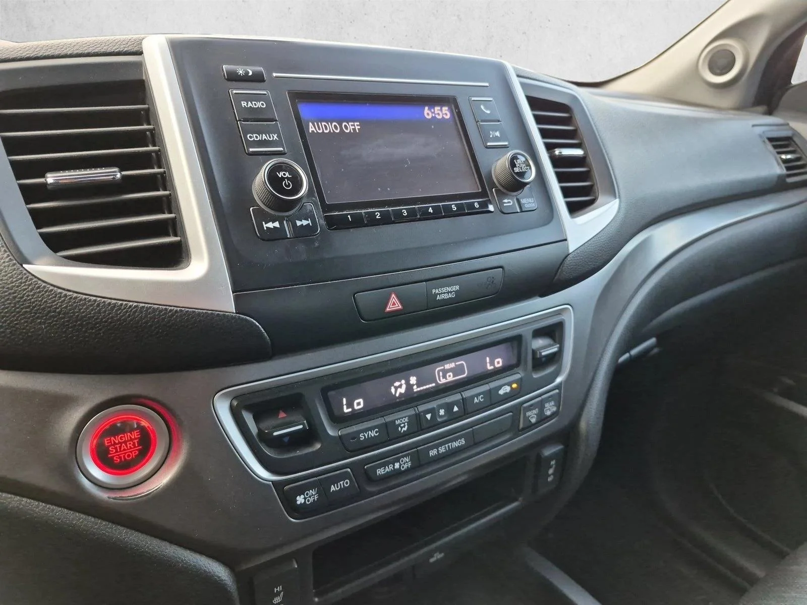 Used 2017 Lunar Silver Metallic Honda RTL image 12