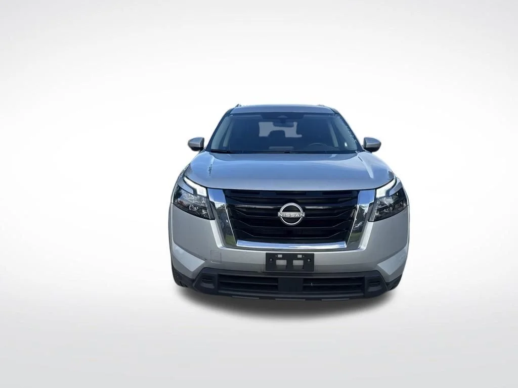 Used 2025 Brilliant Silver Metallic Nissan SV image 3