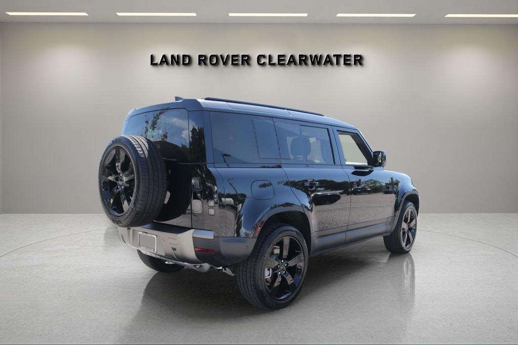 New 2026 Santorini Black Land Rover S image 5
