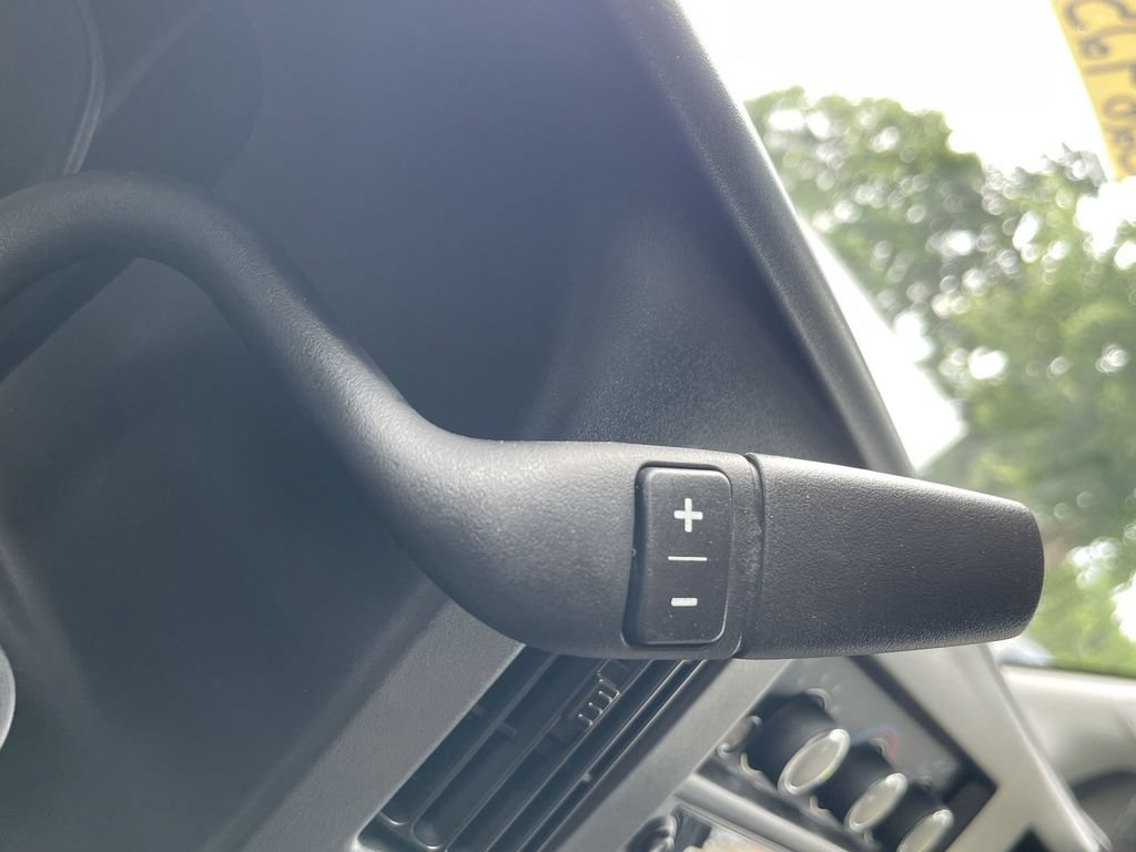 New 2026 Summit White GMC Work Van image 15