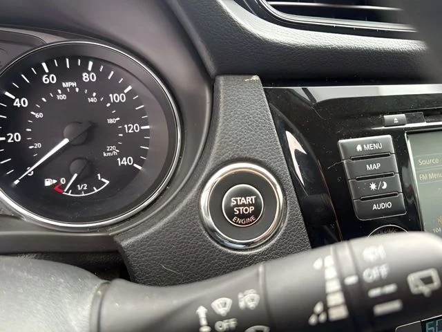 Used 2018 Red Nissan SV image 13