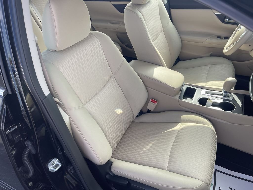 Used 2017 Black Nissan 2.5 S image 27