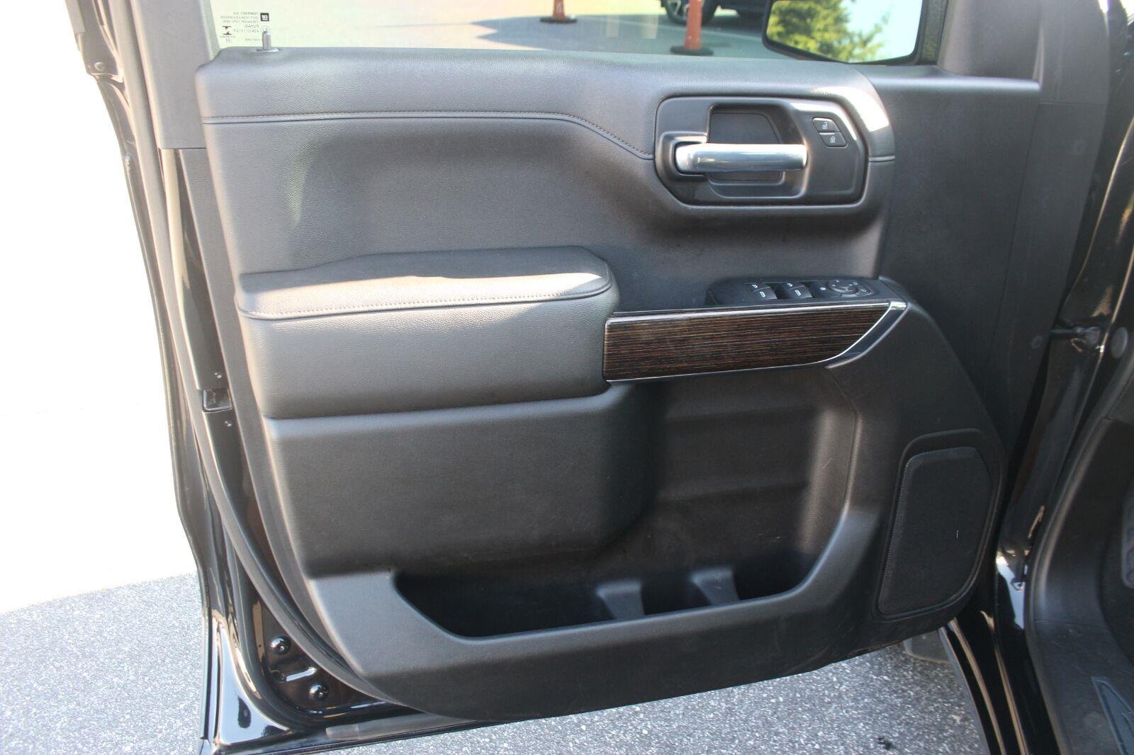 Used 2020 ONYX BLACK GMC Elevation image 12