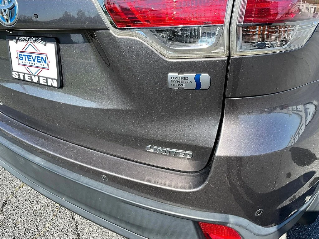 Used 2016 Predawn Gray Mica Toyota Limited Platinum image 31