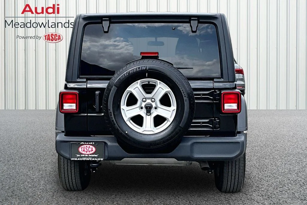 Used 2023 Black Jeep Sport S image 5