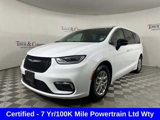 2024 Chrysler Pacifica Touring L's photo