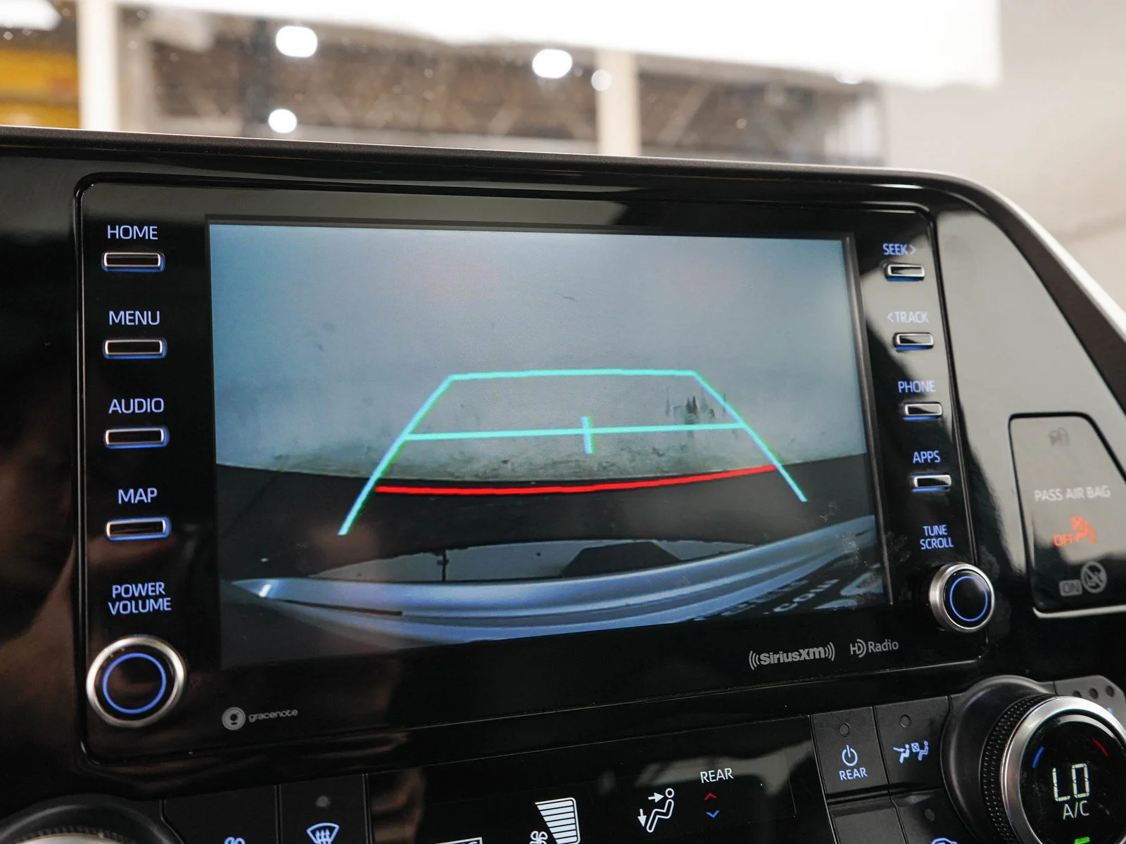 Used 2021 Silver Toyota 4D WAGON XLE AWD image 30