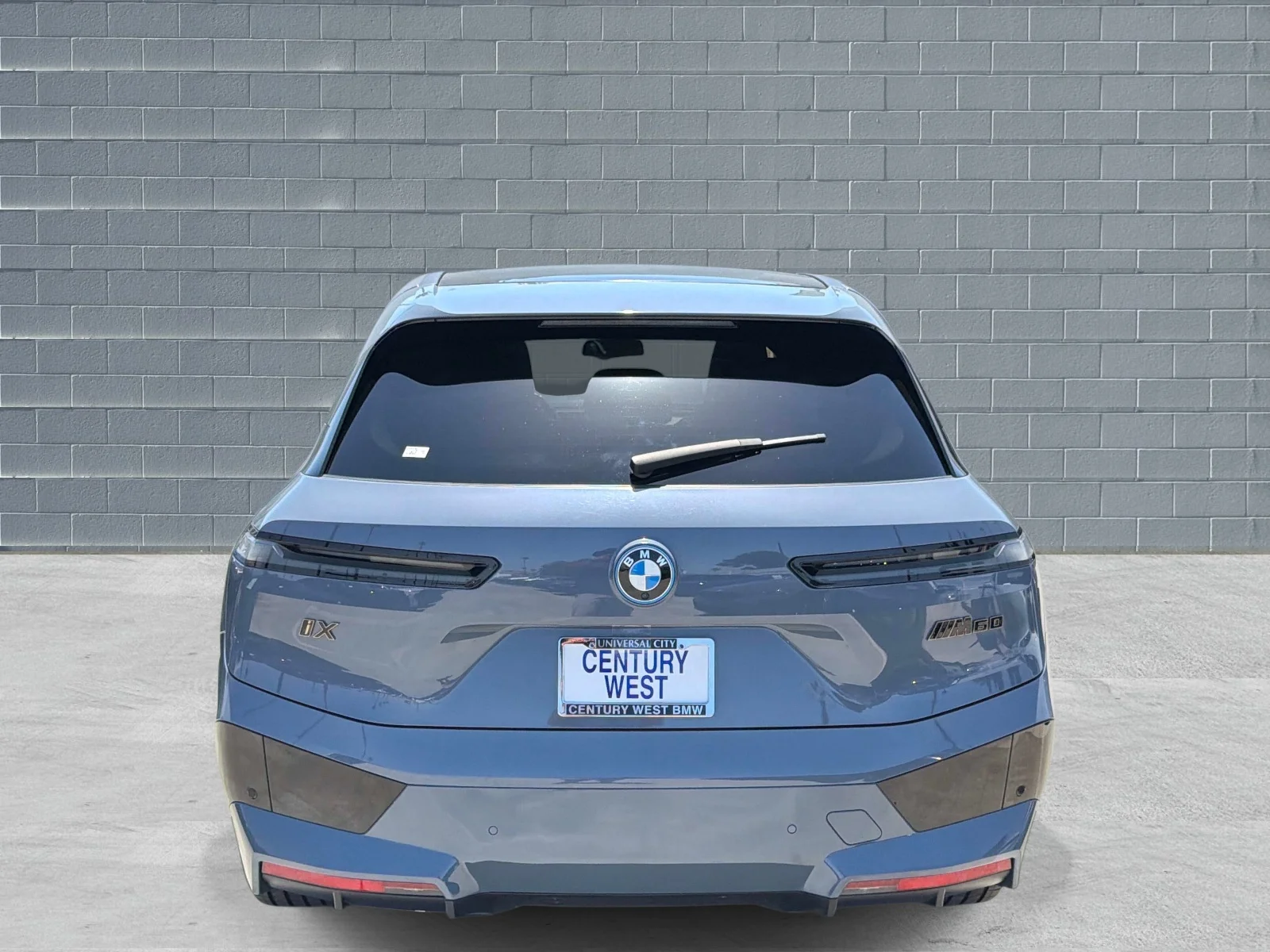 Used 2023 Storm Bay Metallic BMW xDrive50 Sports Activity Vehicle image 4