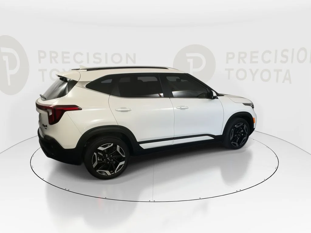 Used 2024 Snow White Pearl Kia SX image 22