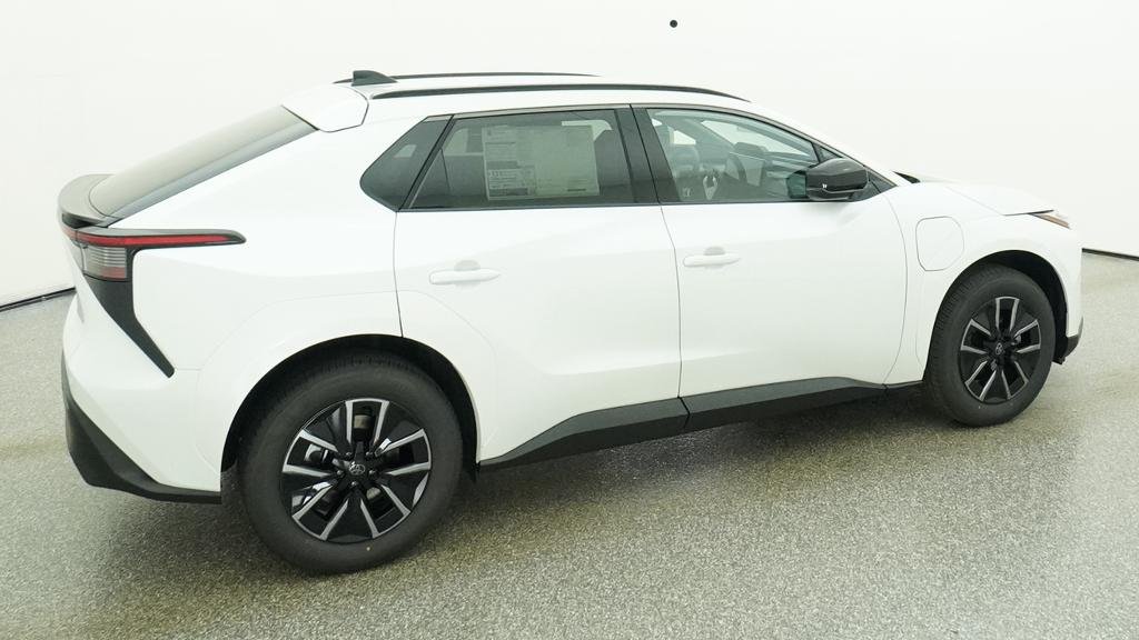 New 2026 Wind Chill Pearl Toyota XLE image 16