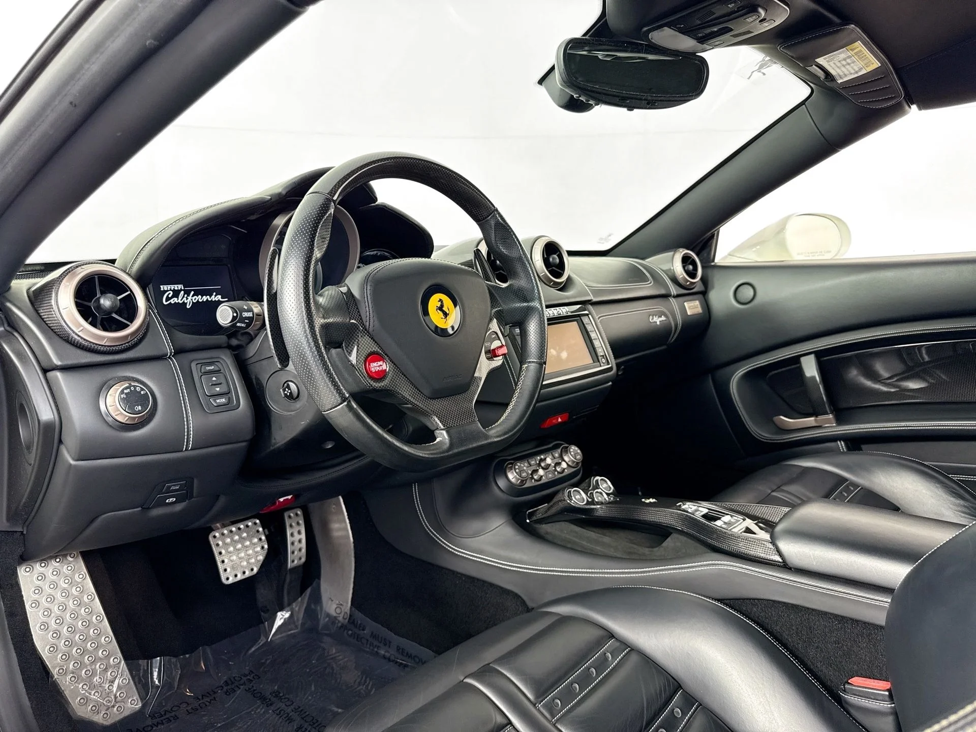 Used 2010 Bianco Avus Ferrari Base image 18
