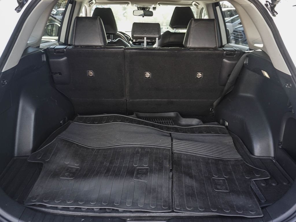 Used 2022 White Toyota XLE Premium image 24