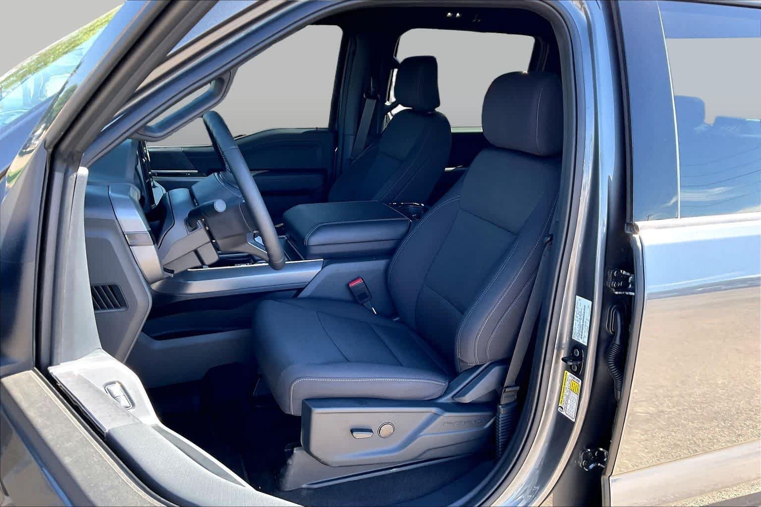 New 2026 Carbonized Gray Metallic Ford XLT image 9