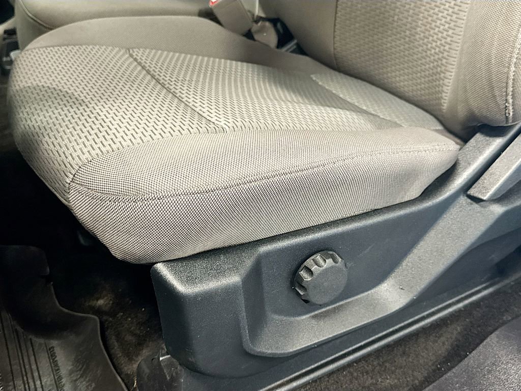 Used 2018  Ford XL image 19