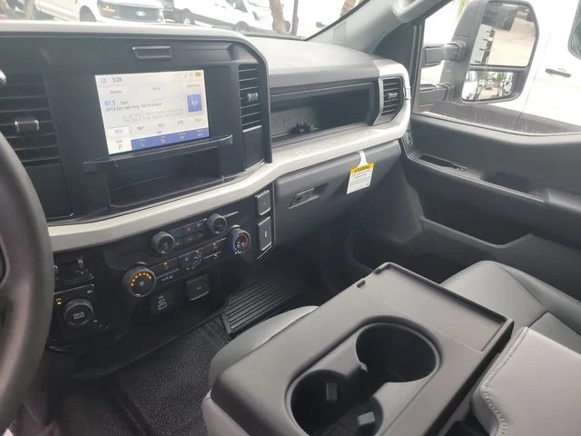 New 2026 Oxford White Ford XL image 21