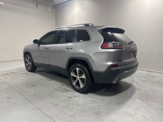 Used 2019 Silver Jeep Limited image 8