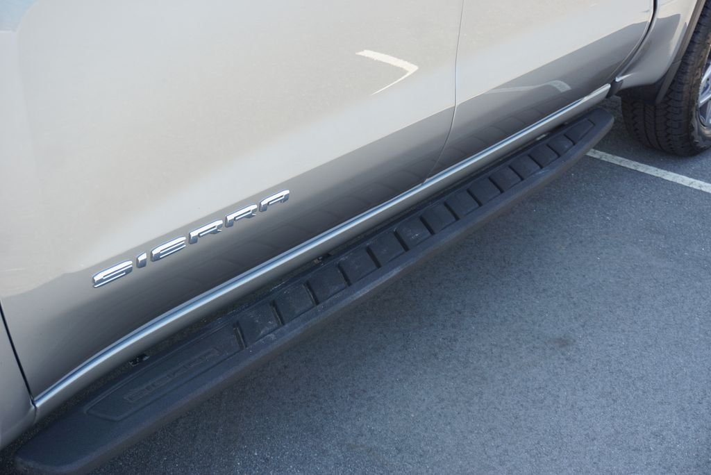 Used 2025 Sterling Metallic GMC SLT image 19