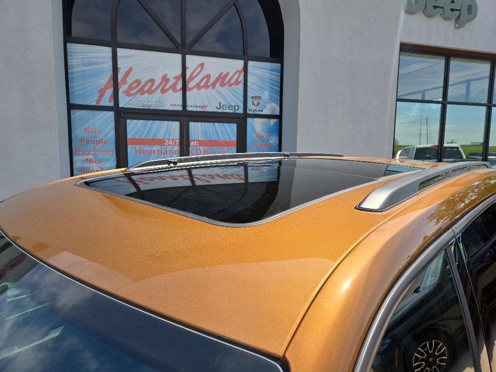 New 2026 Copper Shino Metallic Clear-Coat Exterior Paint Jeep Limited image 19