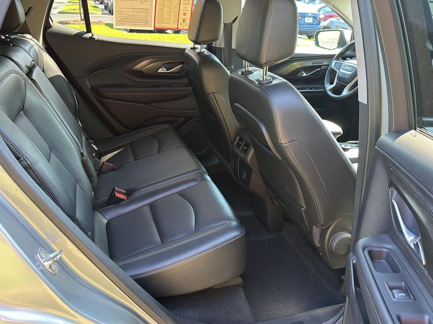 Used 2024 Sterling Metallic GMC SLT image 12