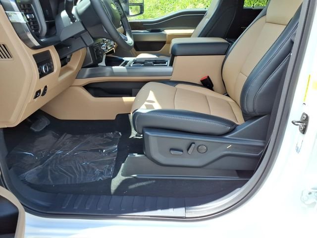 New 2026 Star White Metallic Tri-Coat Ford F-350® Lariat® image 19