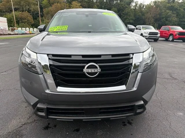 Used 2025 Gray Nissan SV image 7