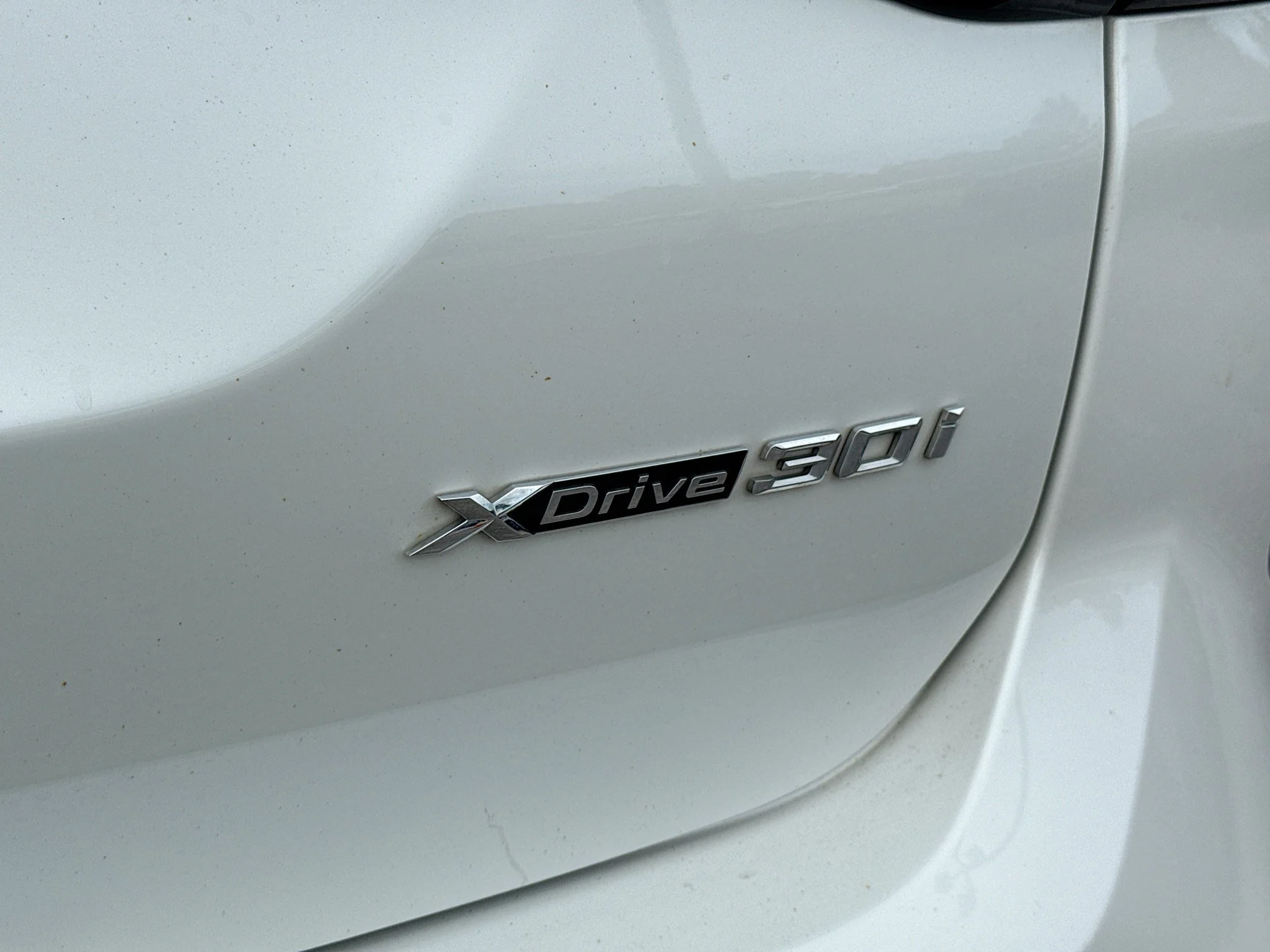 Used 2022 Mineral White Metallic BMW xDrive30i image 11