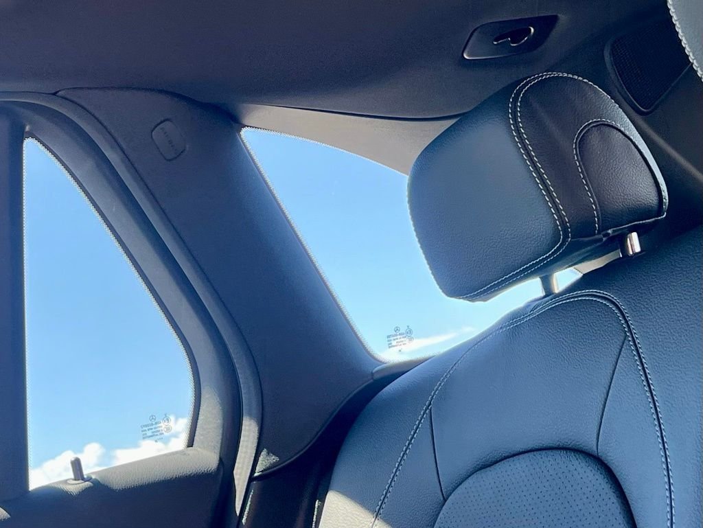 Certified Used 2022 Black Mercedes-Benz GLC 300 image 18