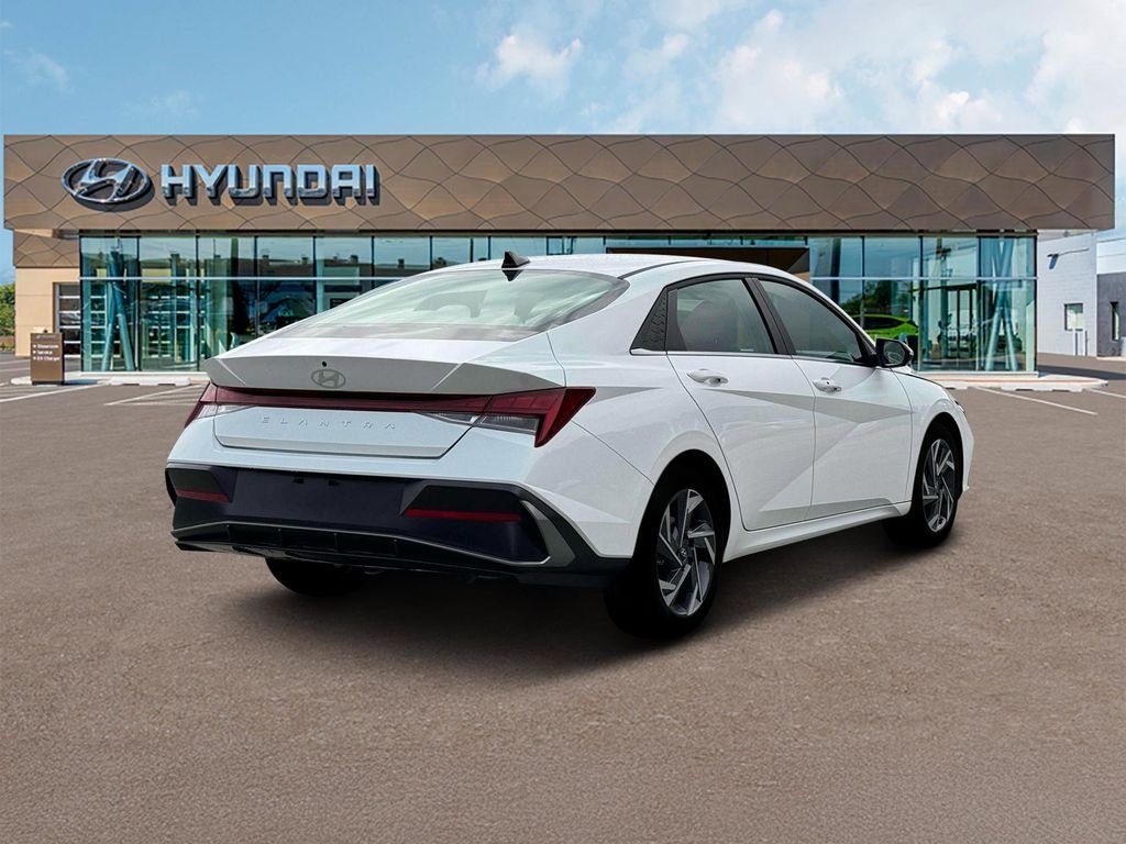 2025 Hyundai Elantra SEL - Photo 7