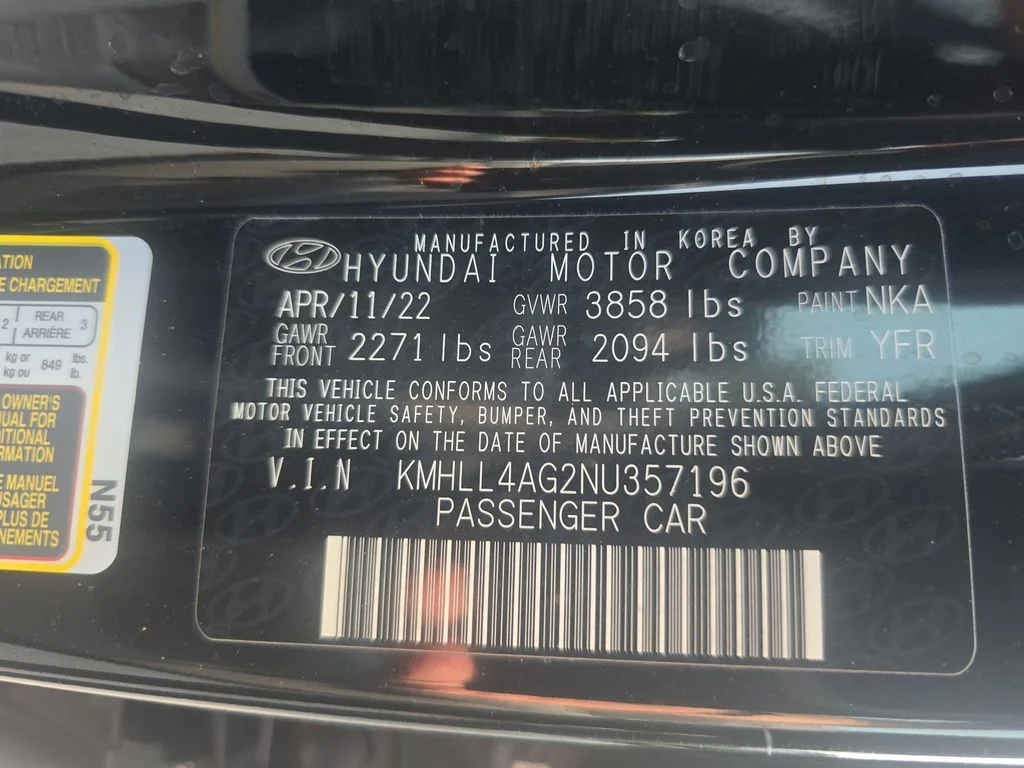 Used 2022 Phantom Black Hyundai SE image 22