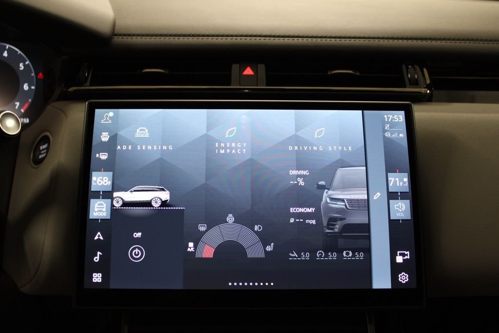 Used 2026 Fuji White Land Rover Dynamic SE image 33