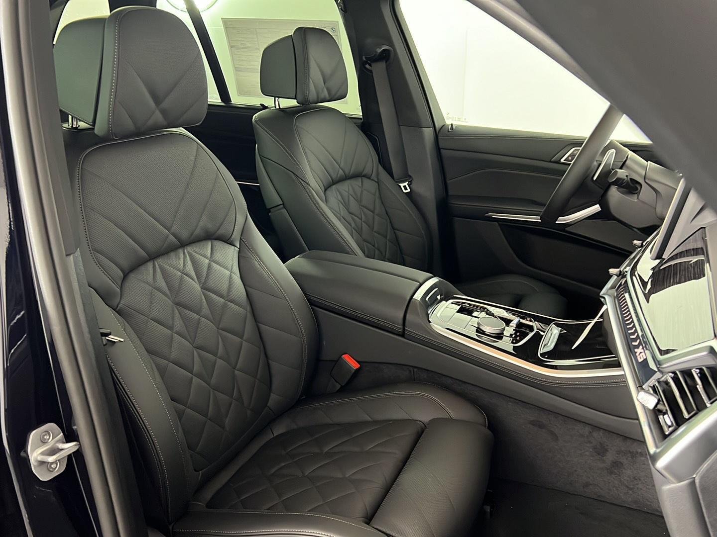 New 2026 Carbon Black Metallic BMW xDrive40i image 27