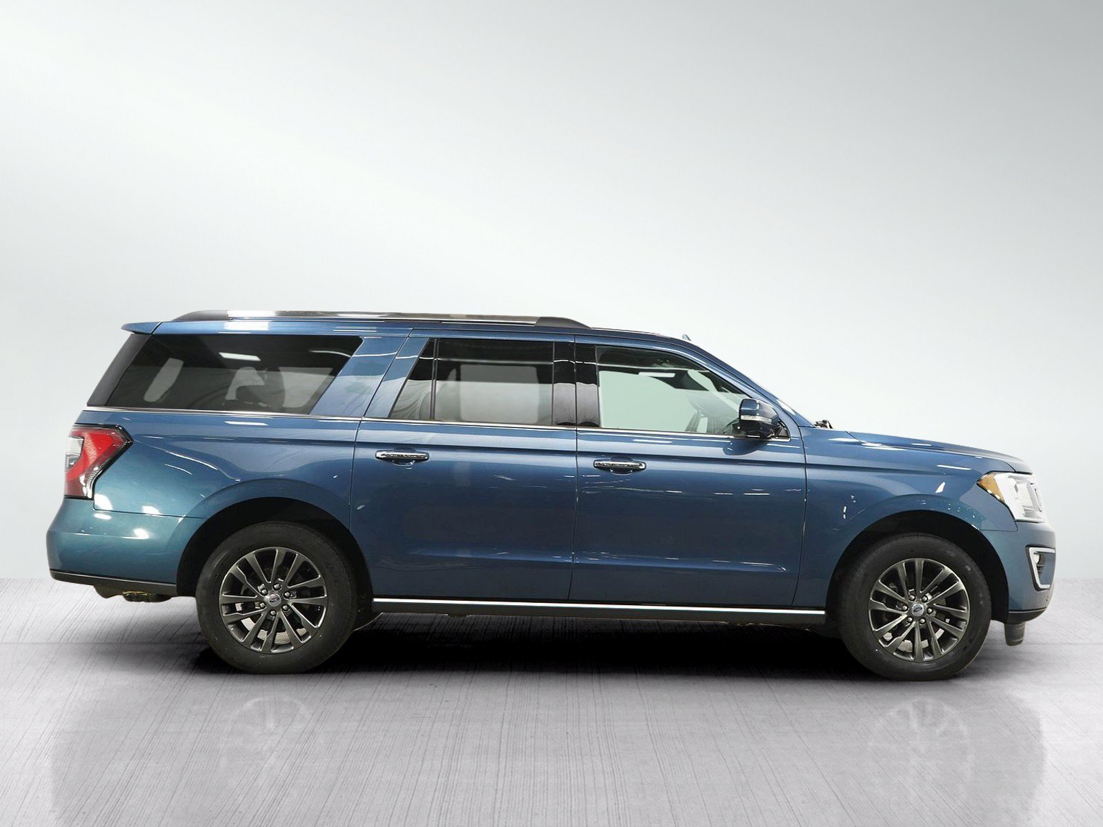 Used 2020 Blue Metallic Ford Limited image 6