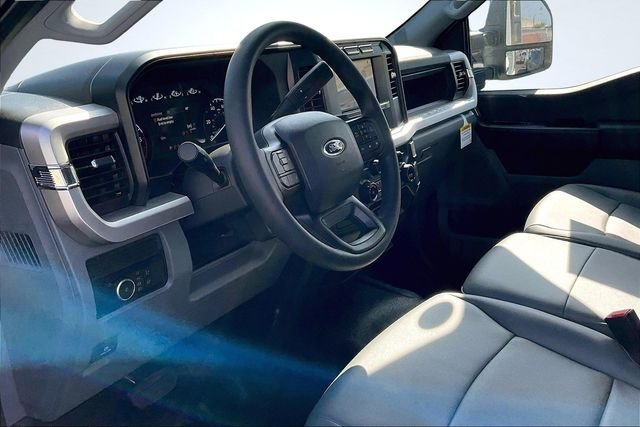 2024 Ford F-450 Super Duty Chassis Cab XL - Photo 6