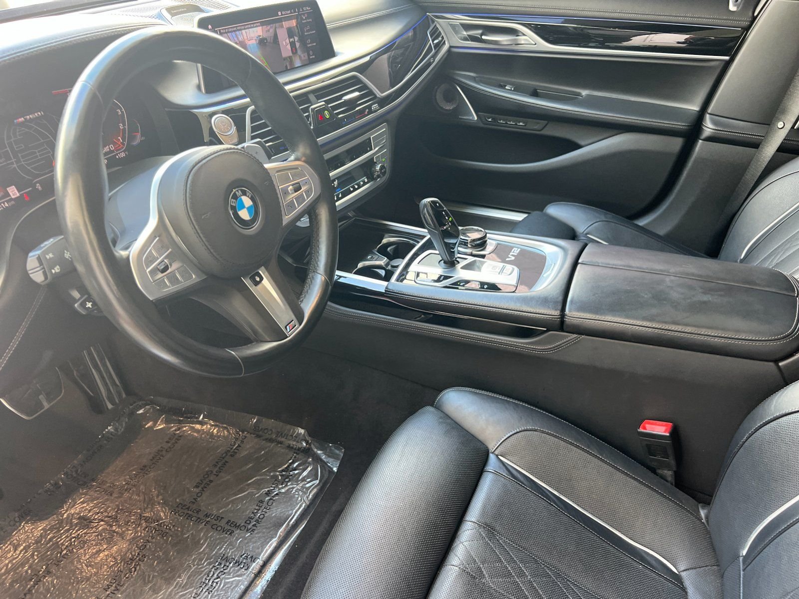 2021 BMW 7 Series M760i - Photo 9