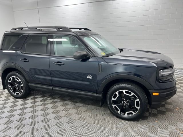 Used 2023 Blue Ford Outer Banks image 4