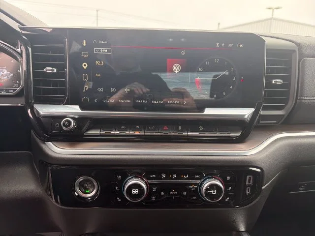 Used 2022 QUICKSILVER METALLIC GMC SLT image 22