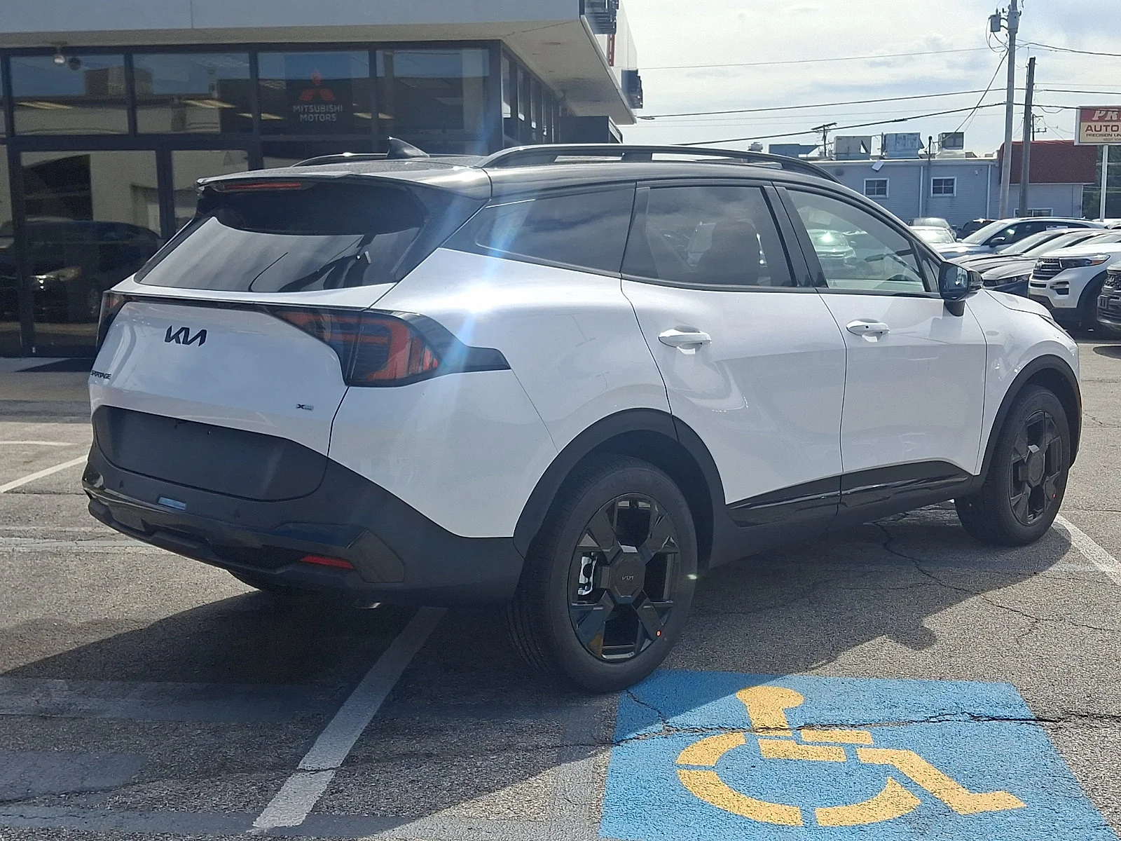 New 2027 White Kia X-Line image 3