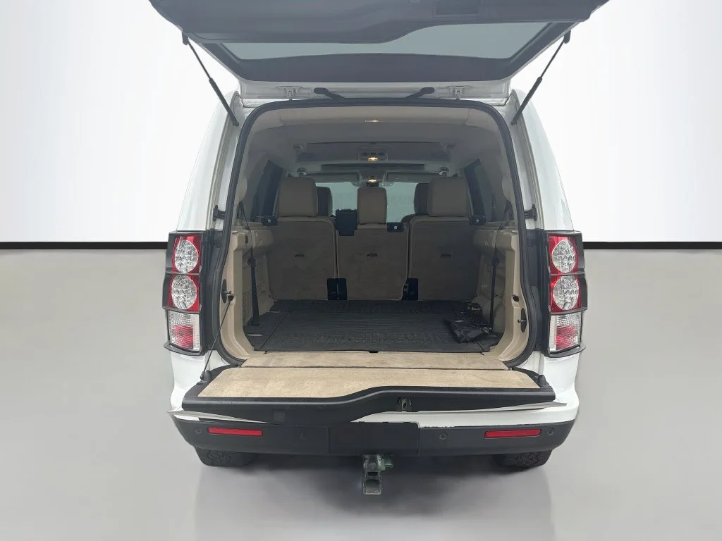 Used 2012 Fuji White Land Rover V8 image 10