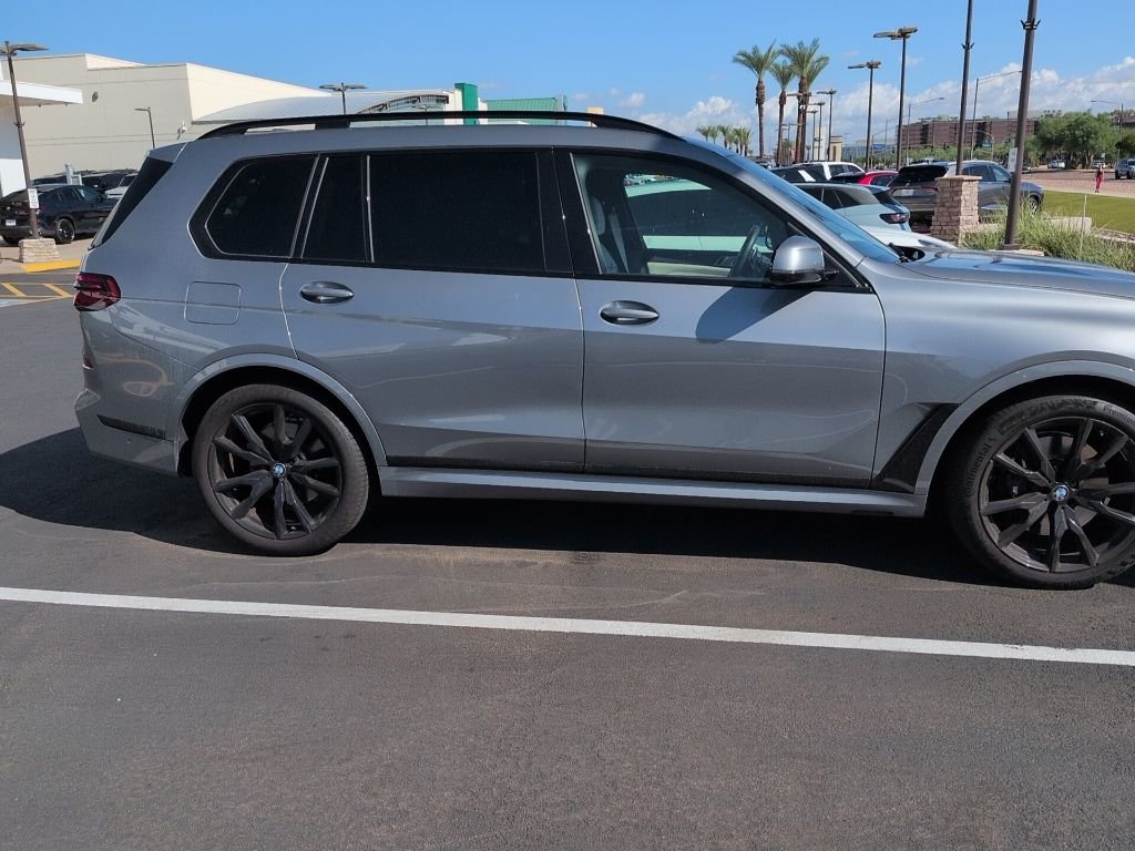 Used 2023 Gray Metallic BMW xDrive40i image 6