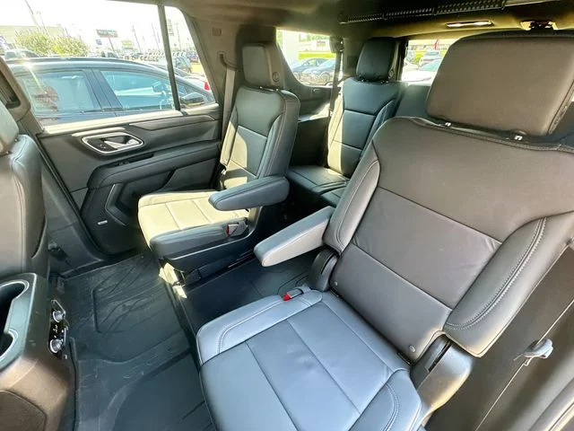 Used 2024 Blue Chevrolet Z71 image 26