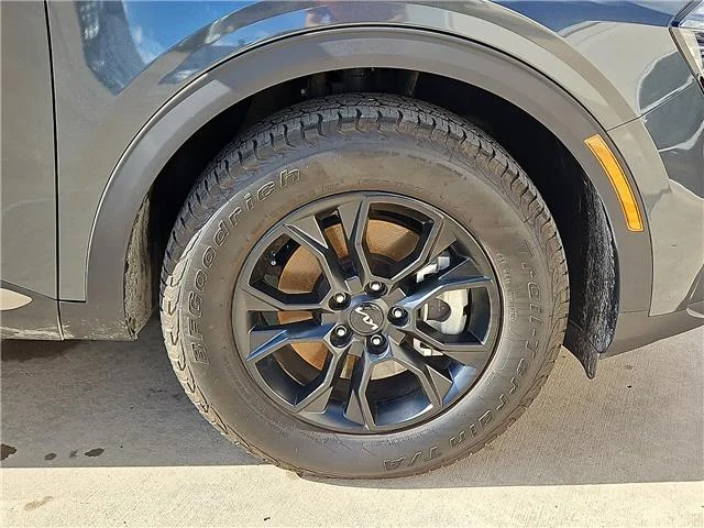 Used 2024 Gray KIA X-Pro All-Wheel Drive image 4