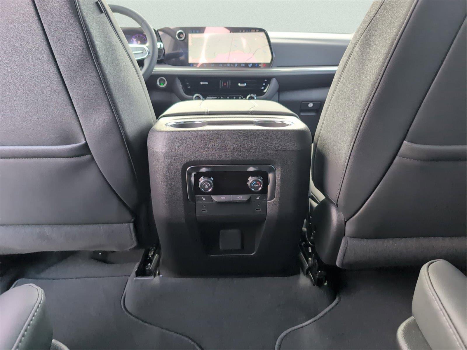 2026 Chevrolet Suburban LT - Photo 11